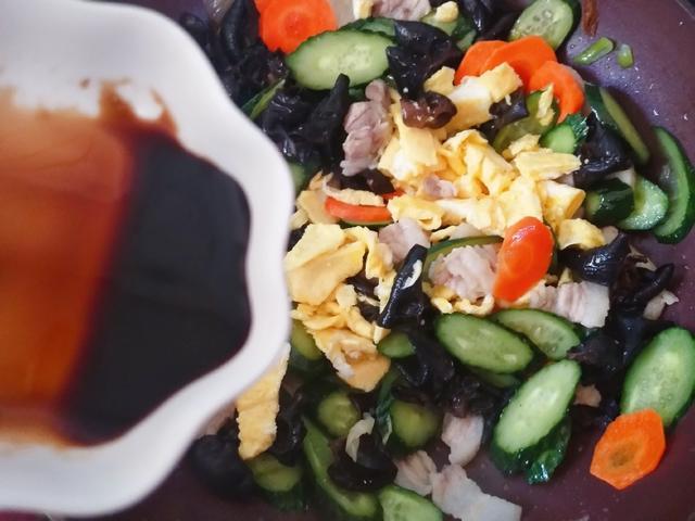 猪肉鸡蛋和木耳炒出简单的木须肉脆嫩可口难忘的味道