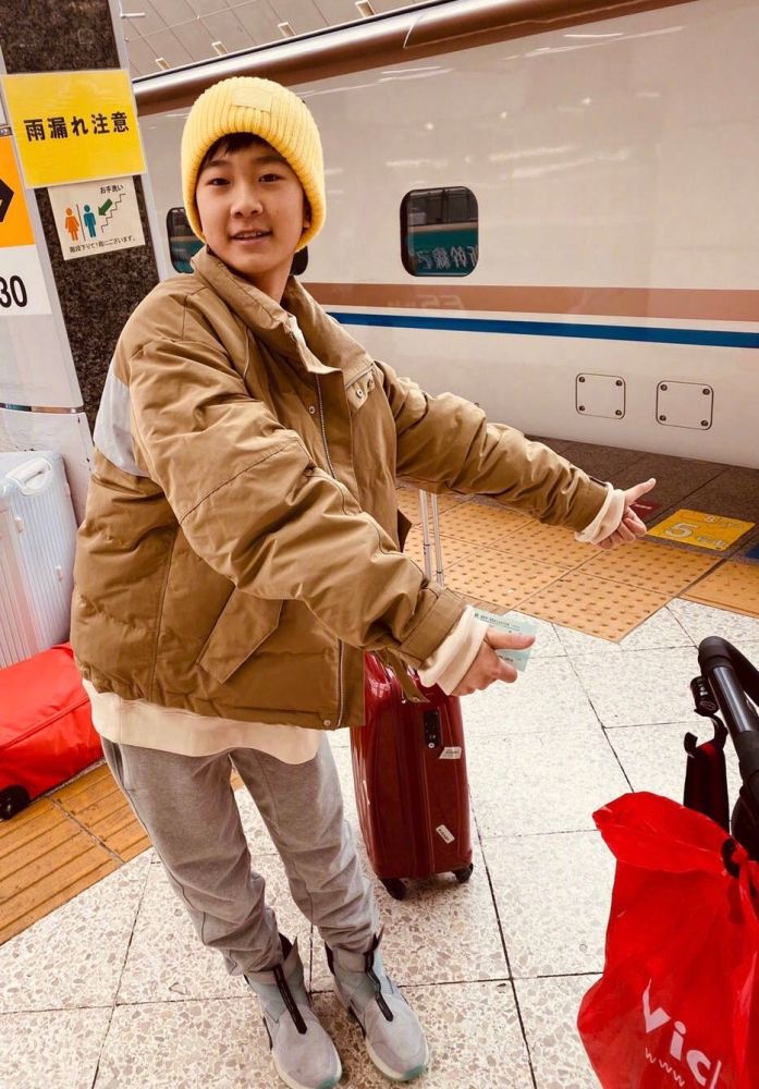 张亮寇静再惹关注评论区尽显网友心声中年人的婚姻谁也离不了谁