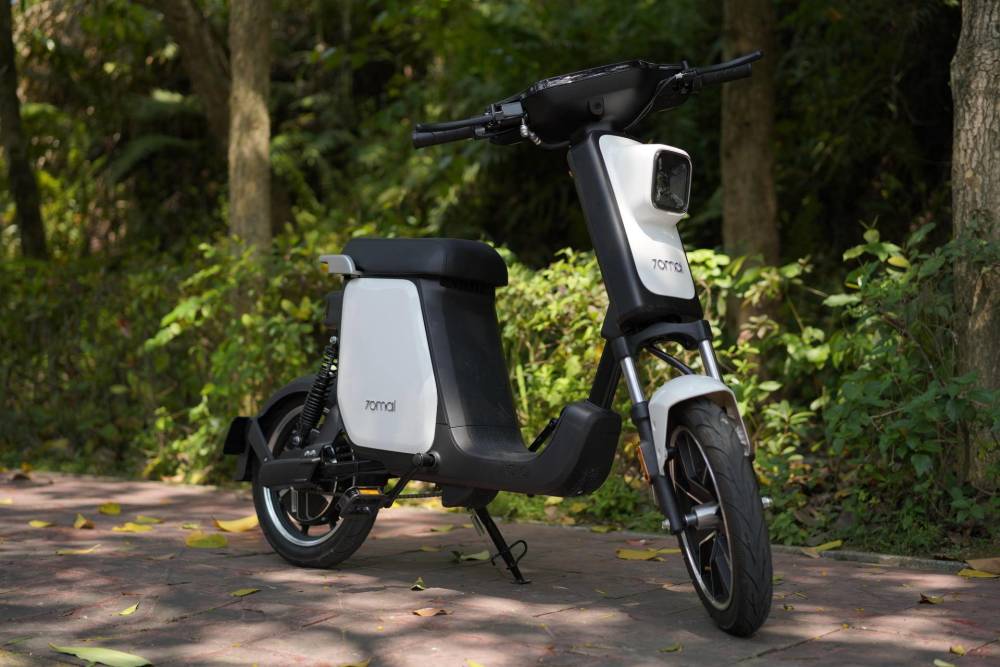 性能,颜值与科技并行,70迈智能电动车陪伴你