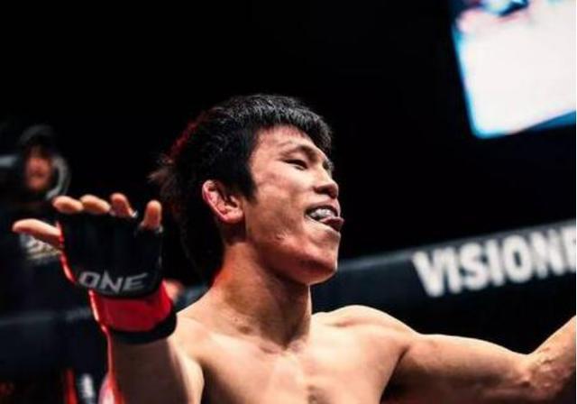 比赛掰断对手胳膊 拒绝ufc邀请 他却在击败自己偶像后性情大变 腾讯新闻