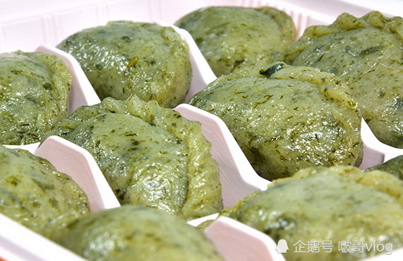 沟渠,一是为了踏青,再就是可以采摘一些新长出来的茅香草回去做茅香粑