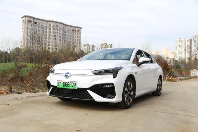 试驾广汽新能源aion s炫530,续航410km,面面俱到的全科生