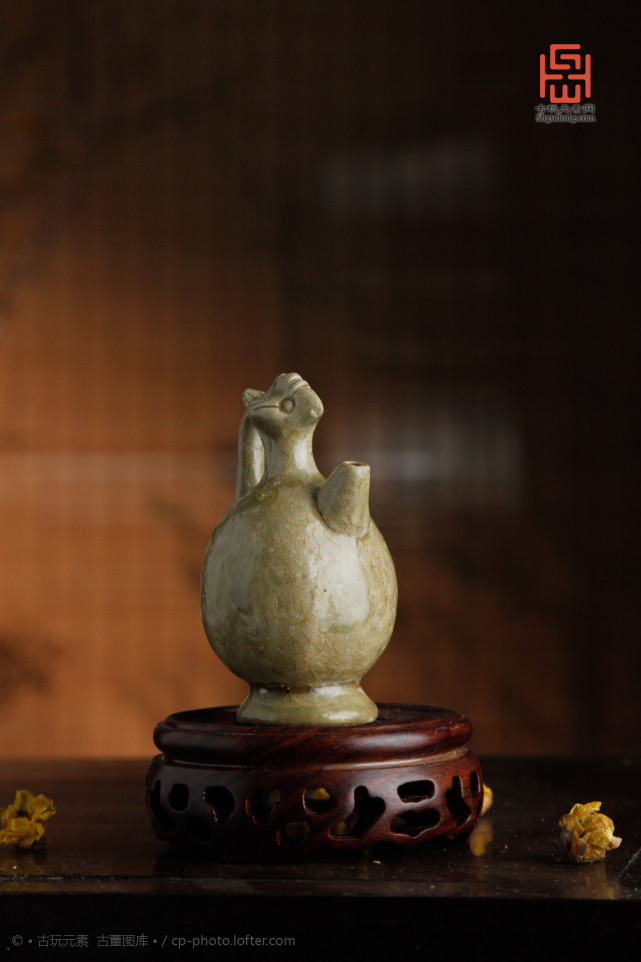 唐越窑青釉凤首砚滴