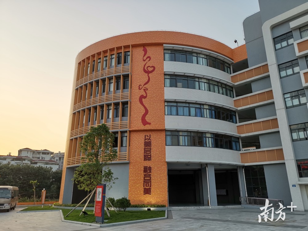 启聪学校宅家不忘康复训练