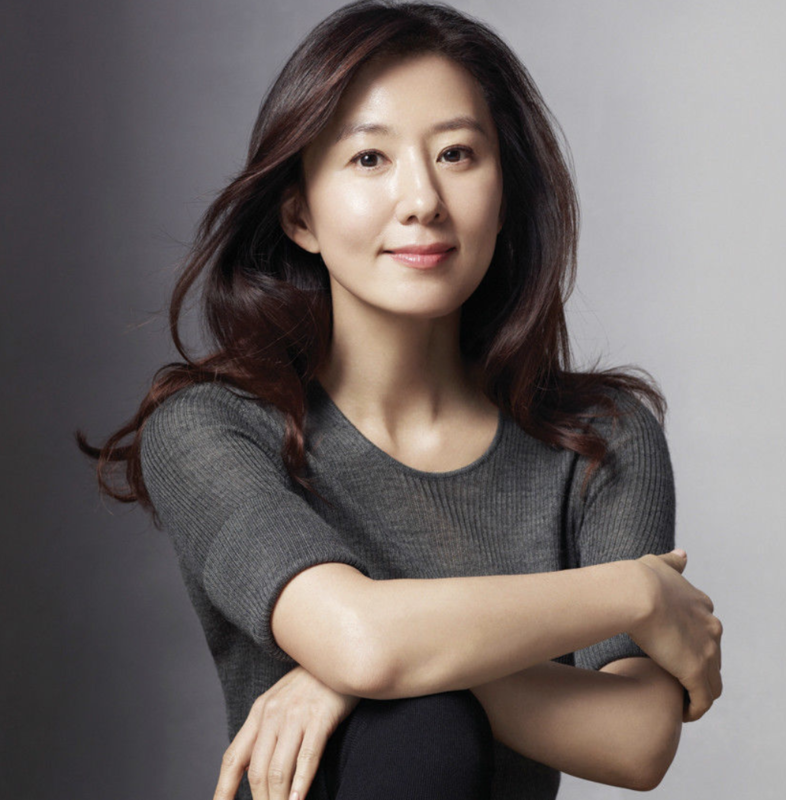 最美欧巴桑败给年轻白富美,只因老公帅气缺钱,这就是婚姻真谛?