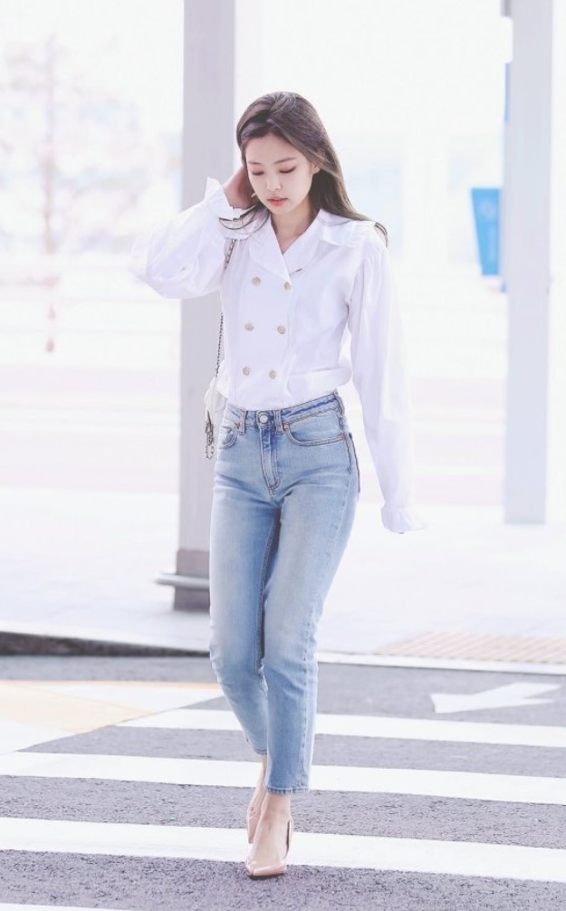 学jennie塞进牛仔裤变三七分,贼显瘦