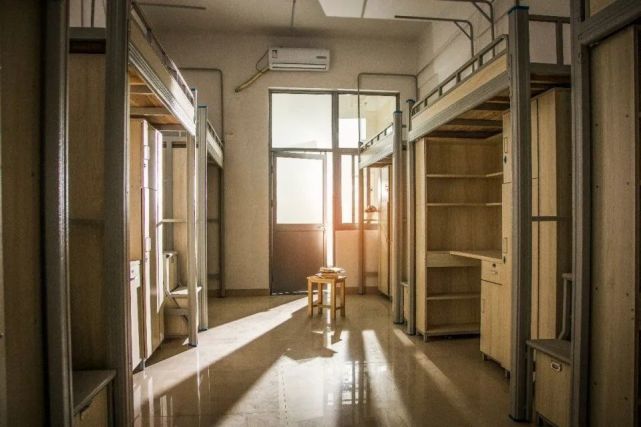 分开这么久,你最想念宿舍的什么呢?