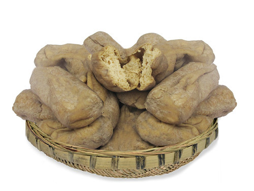 这种全身裹满"灰"的豆腐,它就是道真县的特产——灰豆腐果