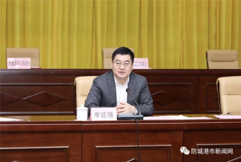 市领导梁宗勇,张海,罗真参加签约仪式.