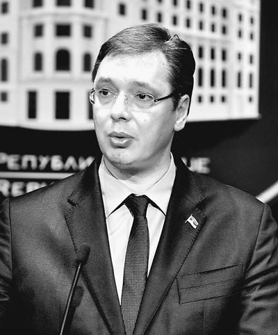 塞尔维亚总统年轻时有多帅唇红齿白侧脸神似寡姐