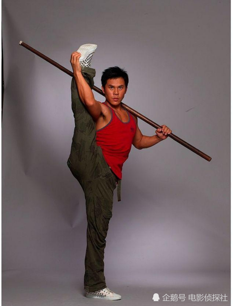 身手不输李连杰25岁被周星驰选中终成第四代功夫明星