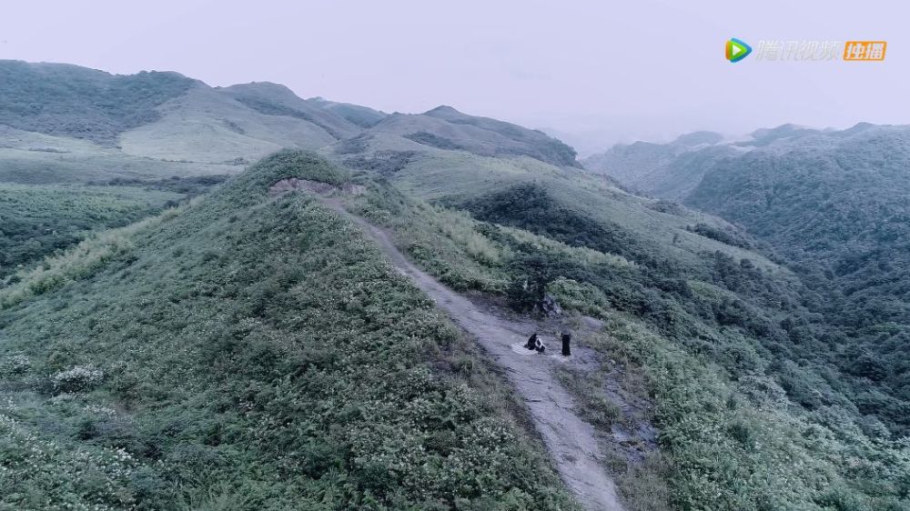 殼山滴水巖水庫藍湛魏嬰分開走的山頂魏嬰吹笛等藍湛的懸崖 瀑布注:該