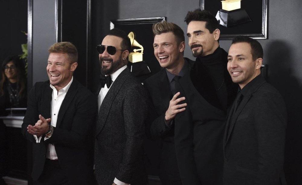 后街男孩近况曝光5人久违同框经典曲目的云合唱引粉丝泪目