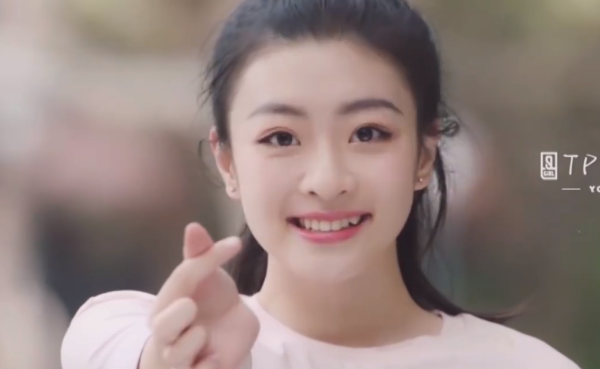 学习唱歌舞蹈之外,还学习了表演和舞蹈,私下的时候王承渲还会自己写词