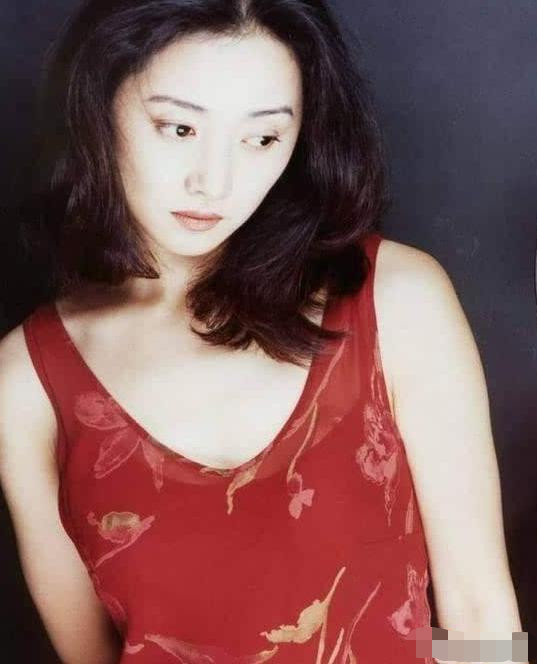 "初代冯女郎"刘蓓:三段婚姻,两次失败,最终携子再嫁前夫