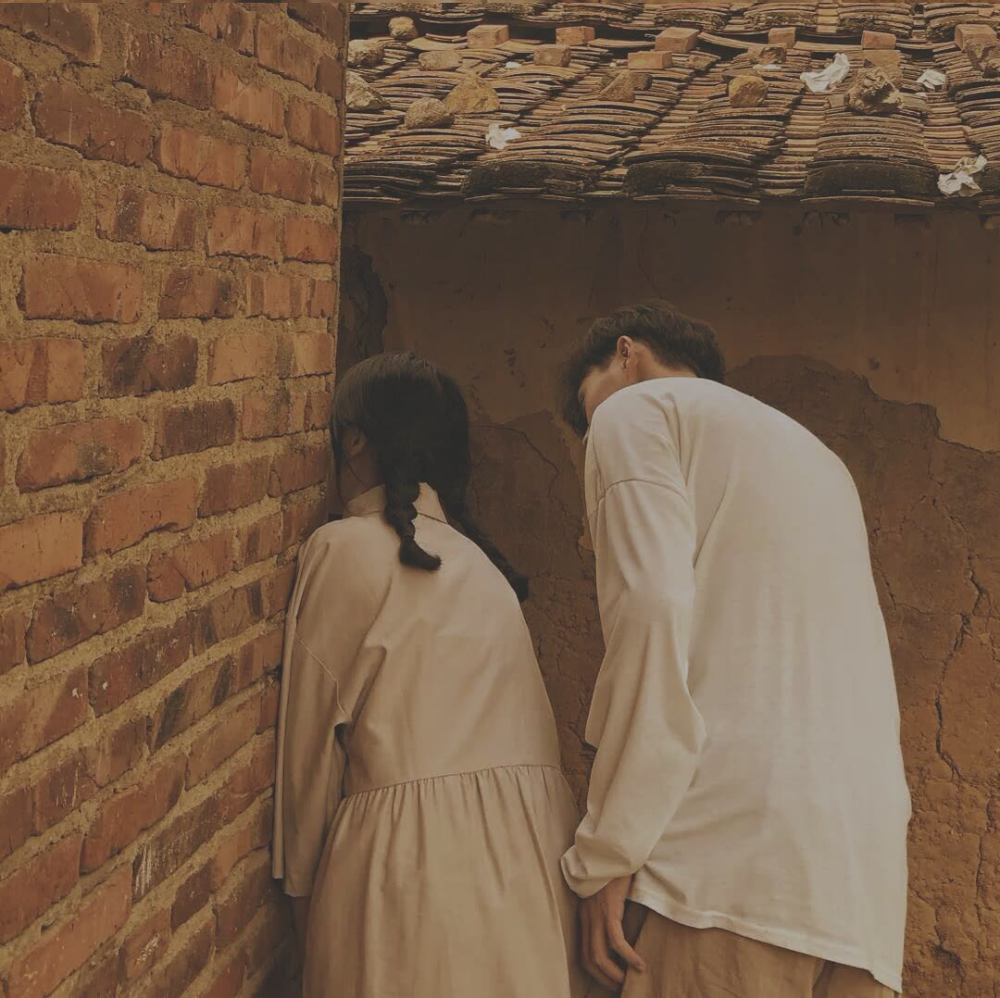 森系情侣头像就让我们爱得顺其自然共同承担所有苦乐酸甜