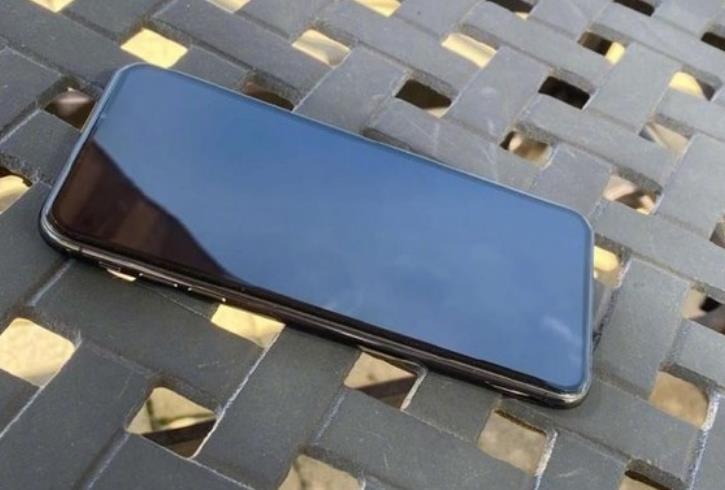 无刘海iphone真机曝光,正反设计提前确定,真全面屏 四摄
