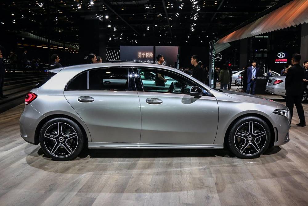 钢炮乐趣还得奔驰,凭2.0t胜高尔夫gti,车长4米4全时四驱2.0t