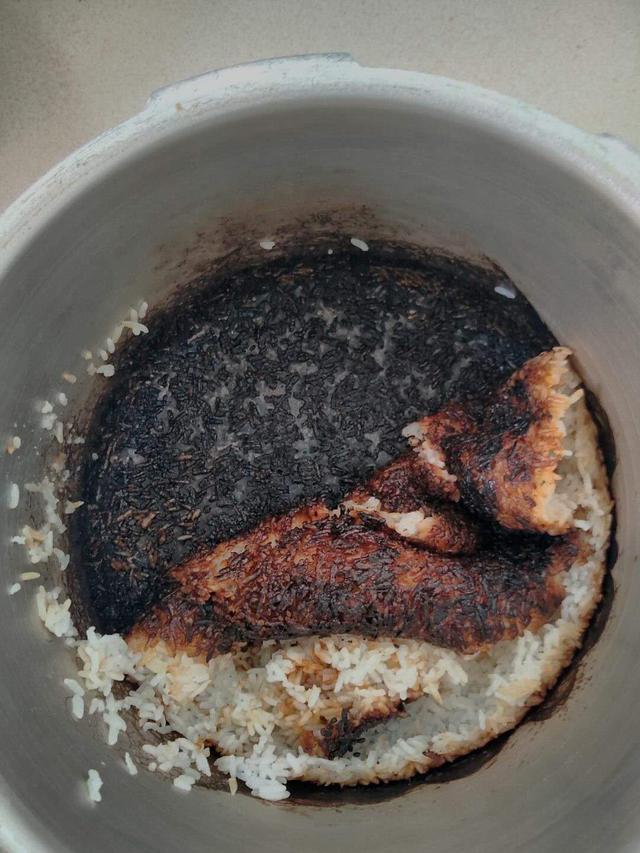 每日一笑分享一波厨艺翻车不知道还能不能吃