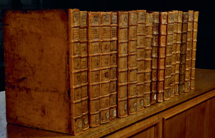 法国|这本14斤重的书里，藏着法国皇室400年不外传的珍品