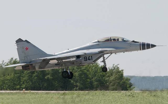 俄罗斯自用的米格35单座型,注意其仍然保留了单座双舱设计米格35在