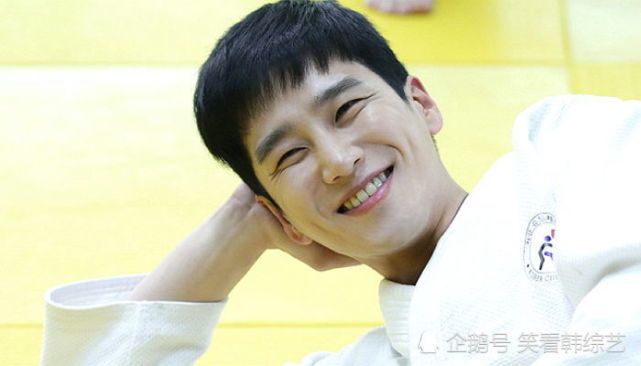 《梨泰院》安普贤"说实话,我并不帅,只是身高190cm"