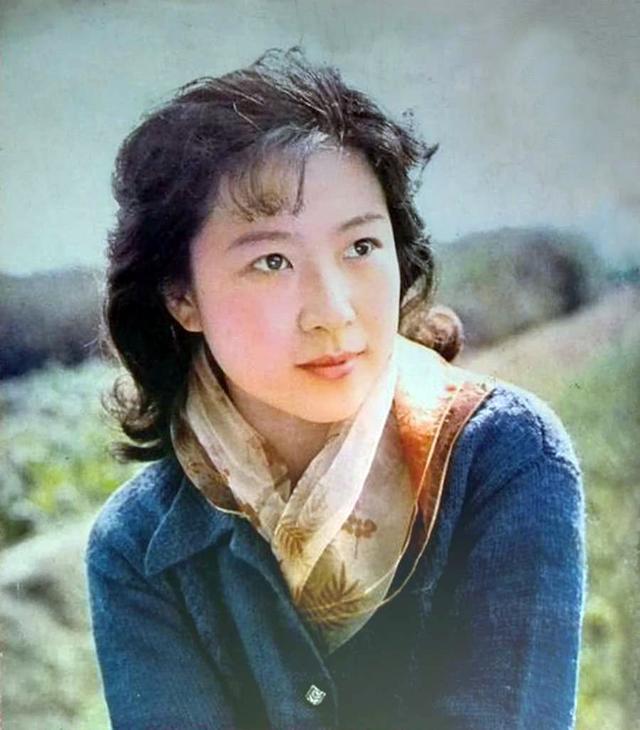 1973年,当王馥荔和在南京前线话剧团做演员的王群一同被《水上游击队