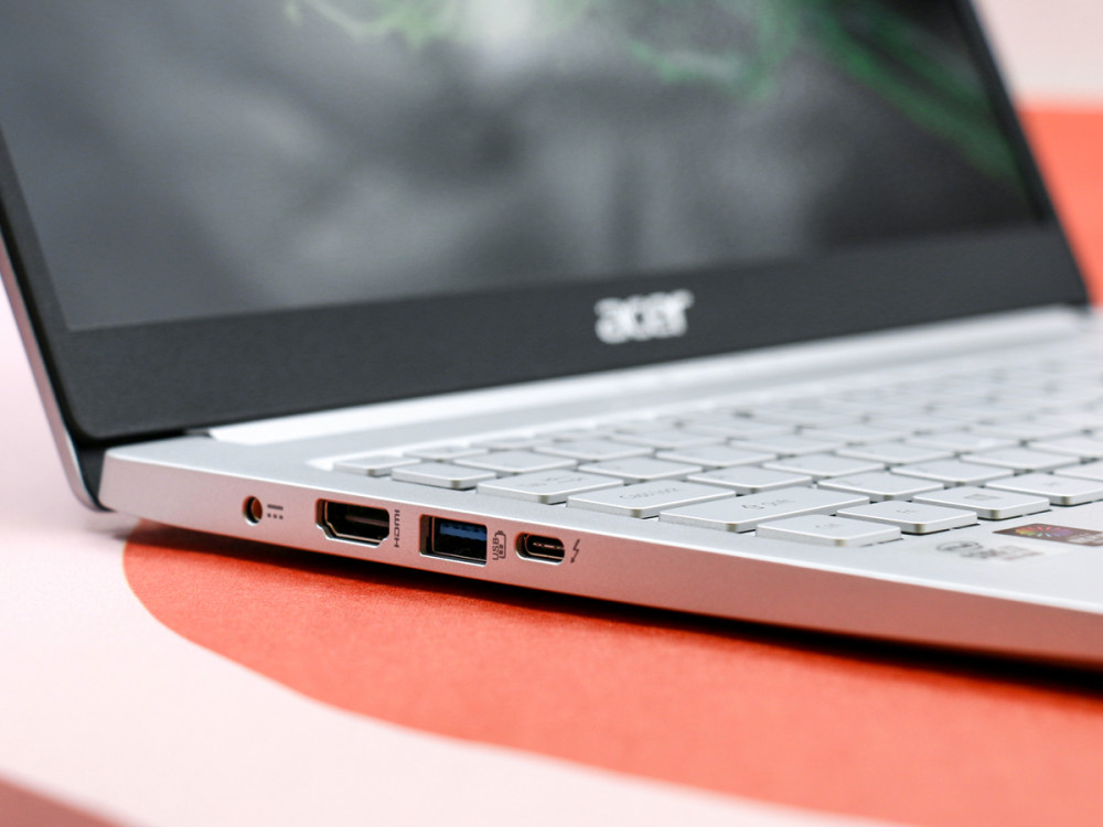 英特尔移动超能版全新acer蜂鸟swift3评测