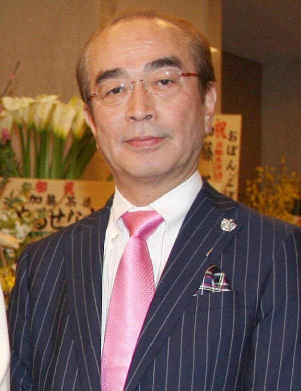 日本国民笑星志村健感染新冠逝世,网民迁怒于中国?
