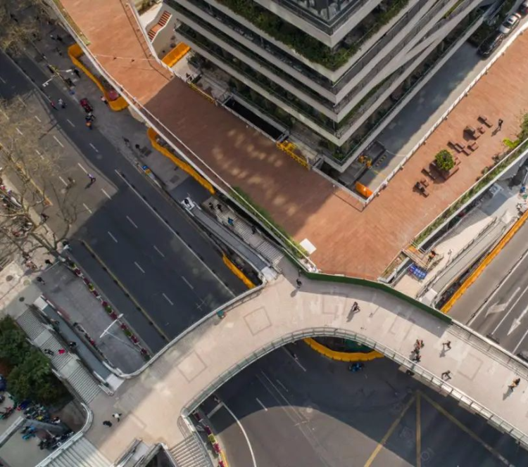 徐家汇空中连廊今年三季度迎来送往一波美图先带你饱饱眼福