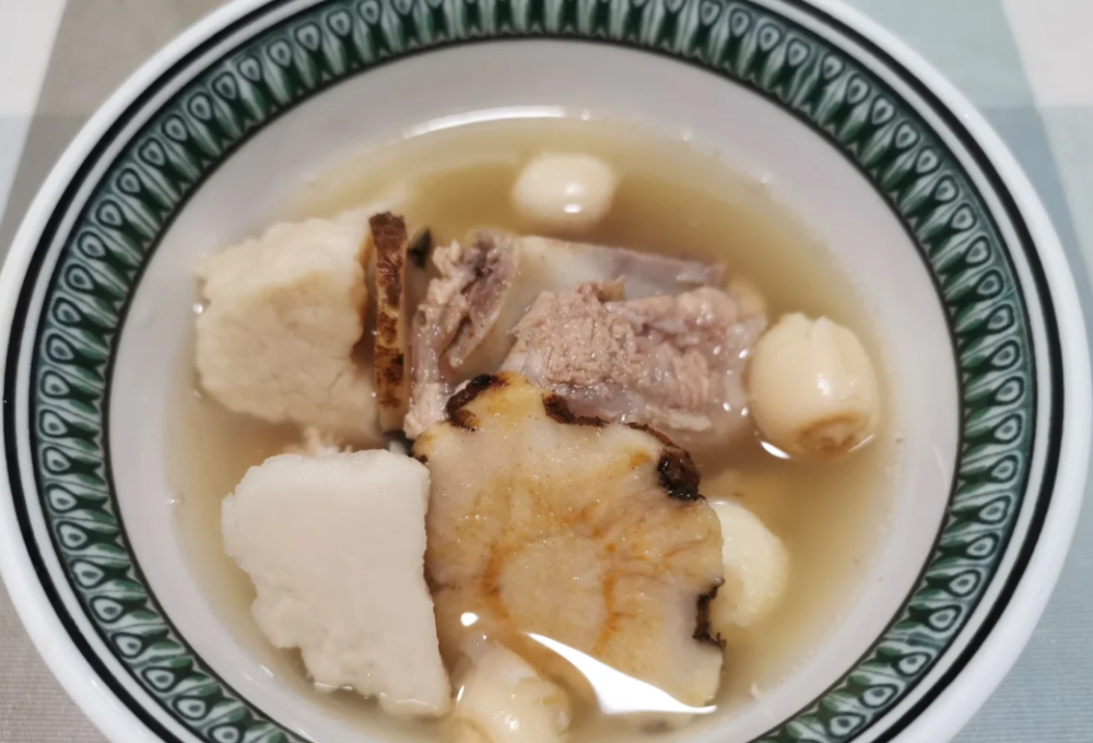 春季喝汤好处多——茯苓骨头汤