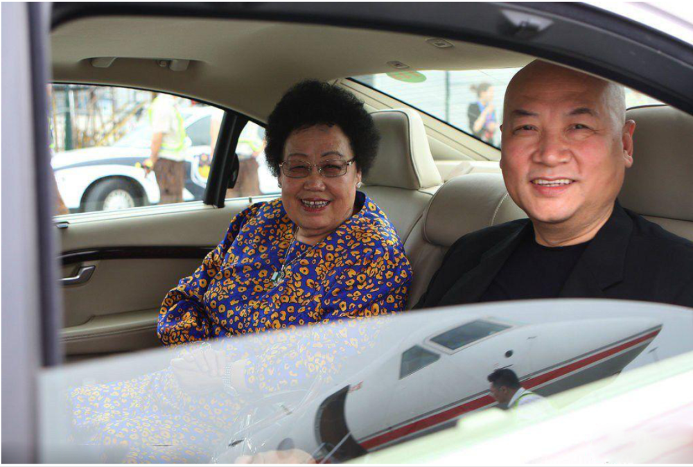 唐僧"嫁入豪门"?妻子坐拥北京半条街,网友:羡慕这样的爱