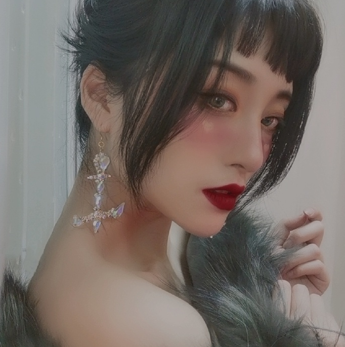 柚子cici酱直播间,一展歌喉唱红色高跟鞋,粉丝:太好听啦!