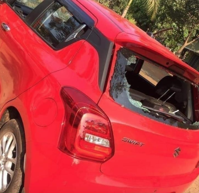 里亚兹的新车被破坏就在局势即将失控之际,当地警方赶来救人,最终里亚