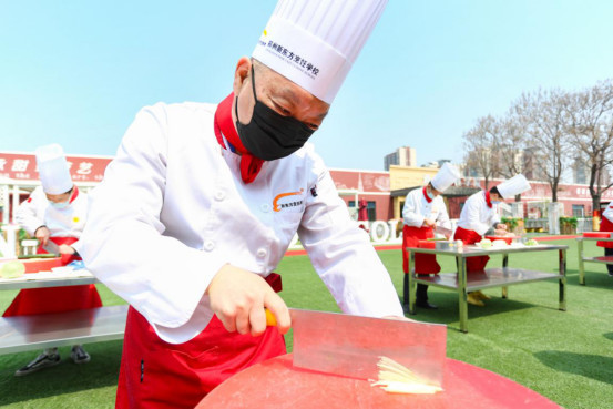 技能展风采|郑州新东方烹饪学校教师技能大比武之刀工比赛