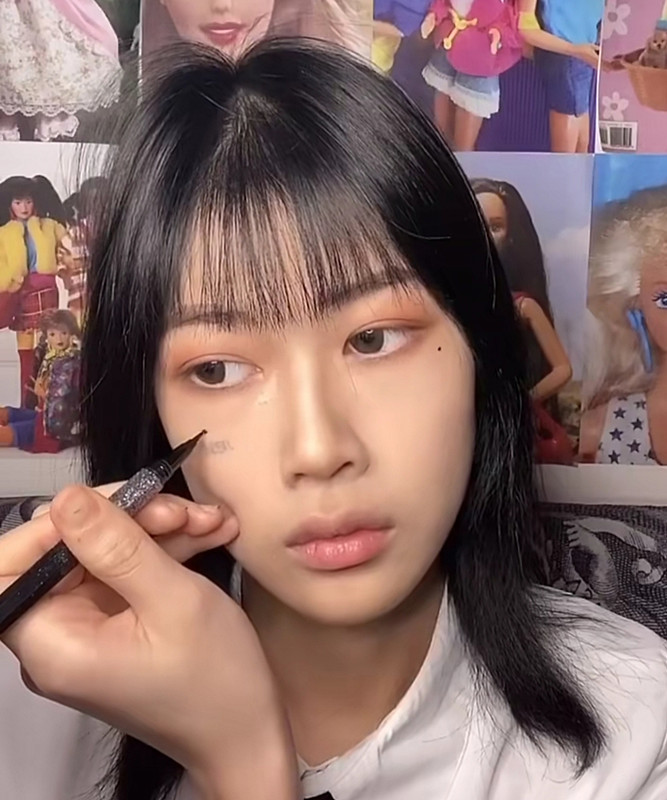 女生仿妆"禁忌女孩娜诺",开始:是酷女孩,最后:别来找我_腾讯新闻