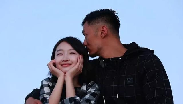 周冬雨易烊千玺恋情是单向炒作网曝公司押宝一人为上市炒热度