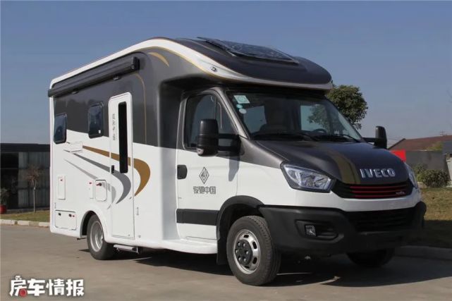 直降10万的依维柯房车,小额头设计配3张床,一家4-6口住刚刚好!