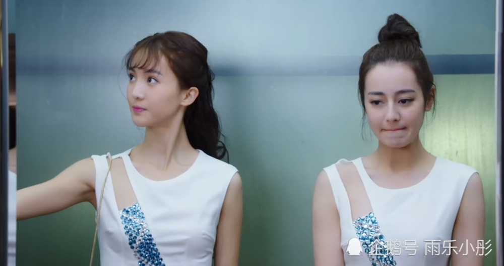 迪丽热巴和金晨撞衫同样都是90后美女究竟谁更有气质