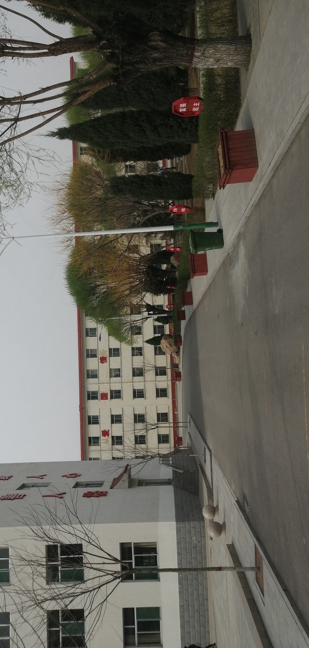 山西定襄的高中学校定襄中学校园景色