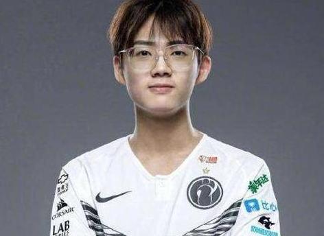 为什么IG宁王不能在首发阵容？因为乐言现在太强了
