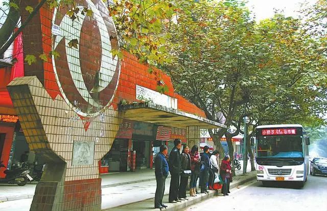 南充延安路老站台诉说老厂区过往