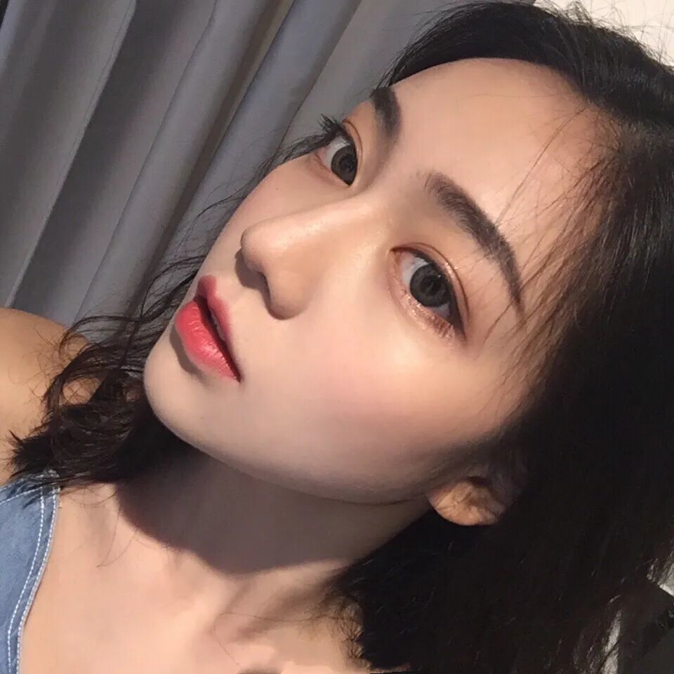 朋友圈只发自拍配什么文案比较好