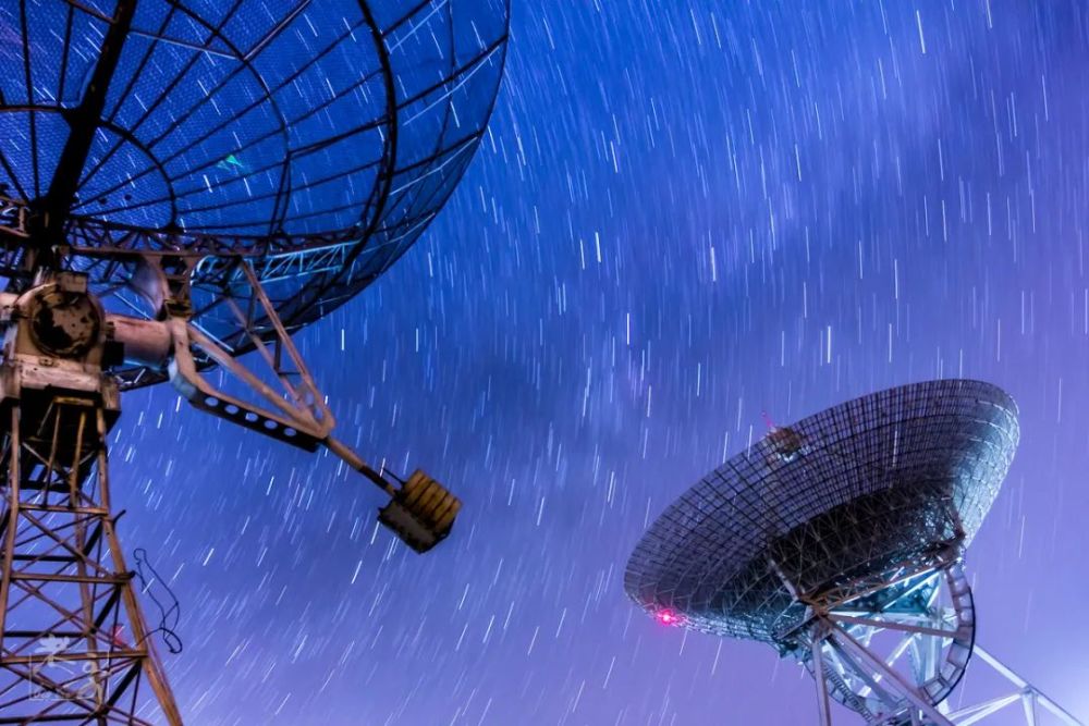 三体|三体中的空间物理学：闪光的宇宙