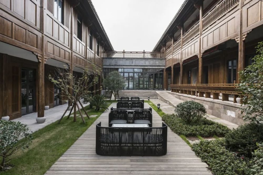 法国鬼才设计师在韩岭古村打造最新花间堂