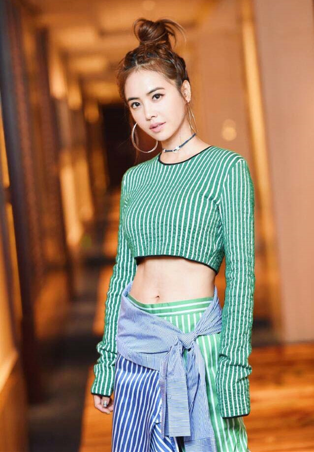 蔡依林越来越放肆穿露脐装赶时髦意外秀出巴掌腰好惊艳