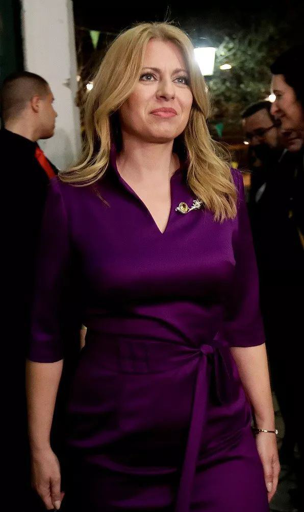 英拉之后又一位美女总统迅速蹿红,高颜值秀身材,离异还带两孩子