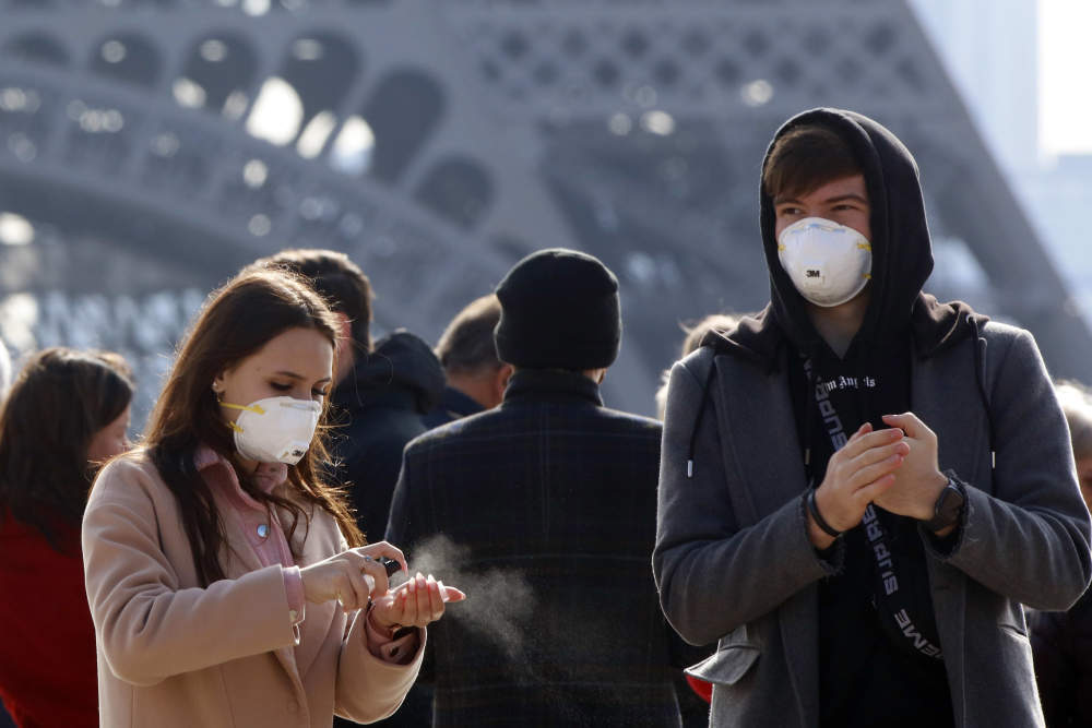 仍未建议美国公众戴口罩?白宫:防止加剧医护人员物资短缺