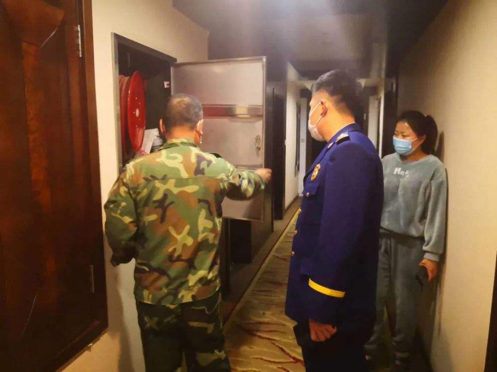 甘井子区消防救援大队对辖区隔离点酒店开展安全隐患排查