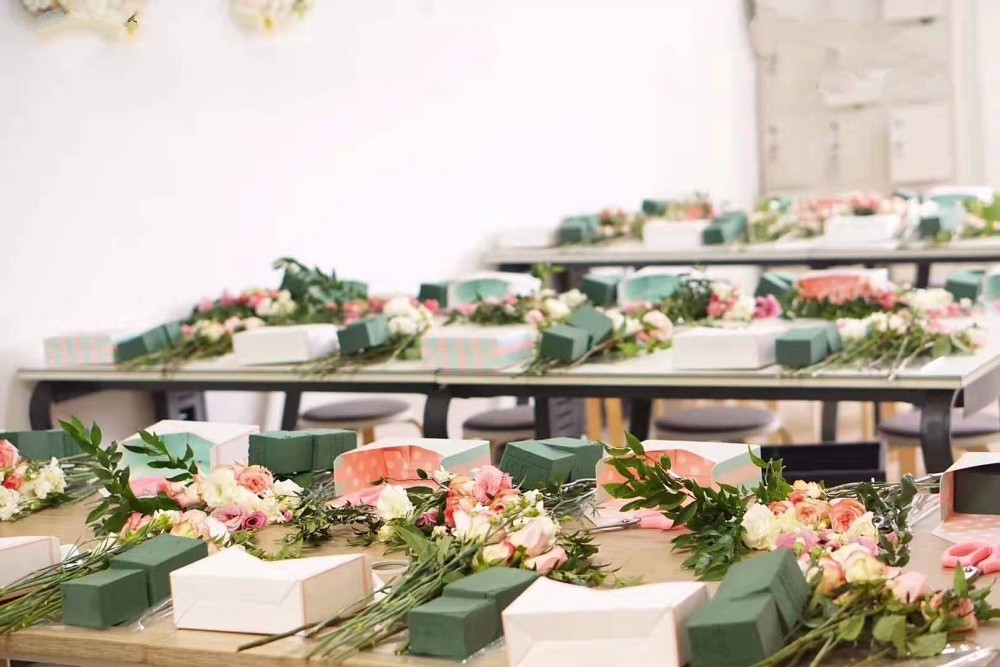 零基础学习花艺,该如何选择花艺培训机构?